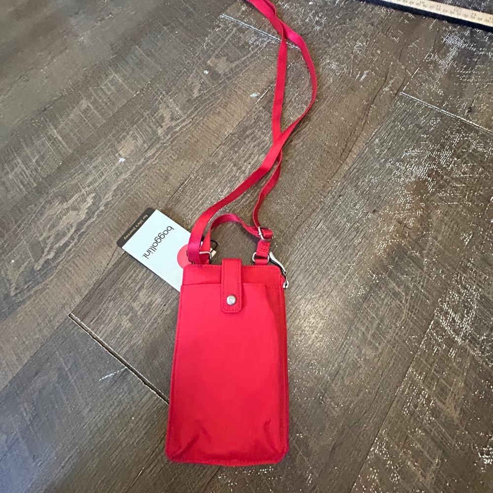Baggallini Red RFID Phone Crossbody Bag Nylon Travel Wallet New With Tags